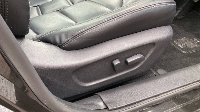 Nissan Qashqai 1.3 DiG-T N-Motion 5dr Petrol Hatchback